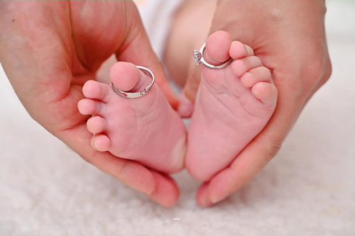 天门怎么给宝宝称体重